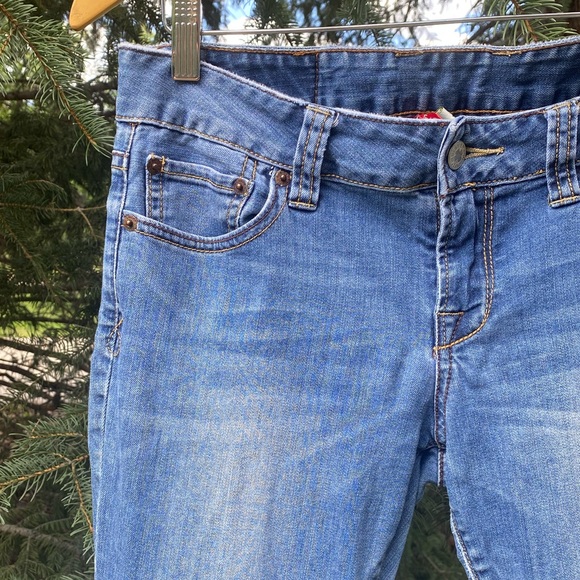 SOFT! Lucky Brand Bootcut Jeans - Picture 3 of 16